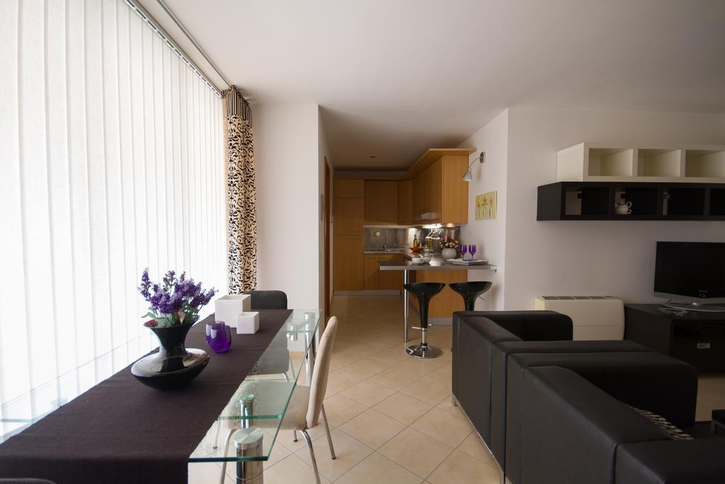 Apartments Casa Emonia Novigrad  Ruang foto