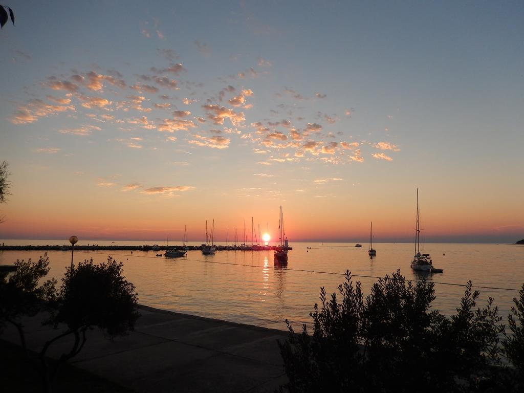 Apartments Casa Emonia Novigrad  Ruang foto